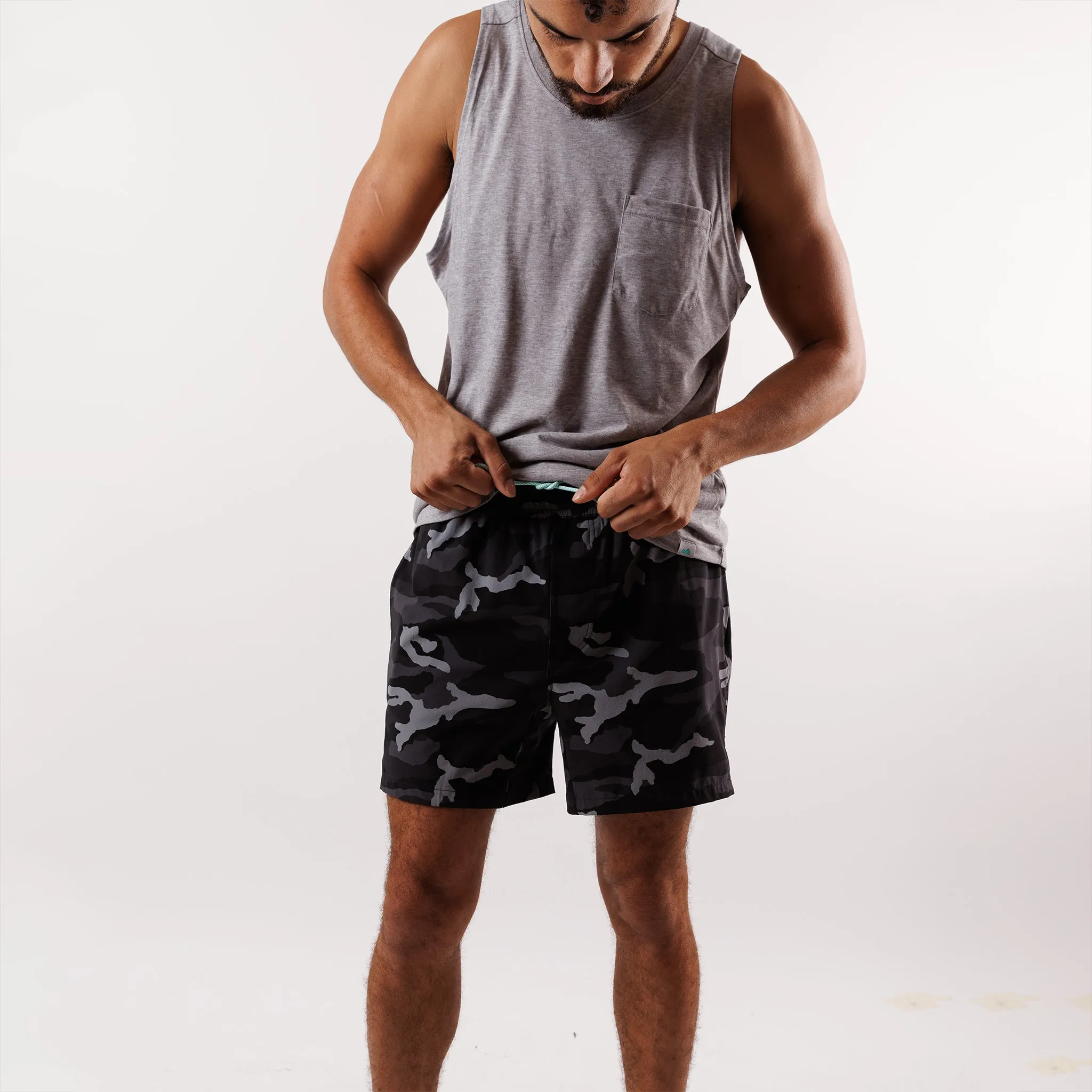 Momentum Short in Black Camo