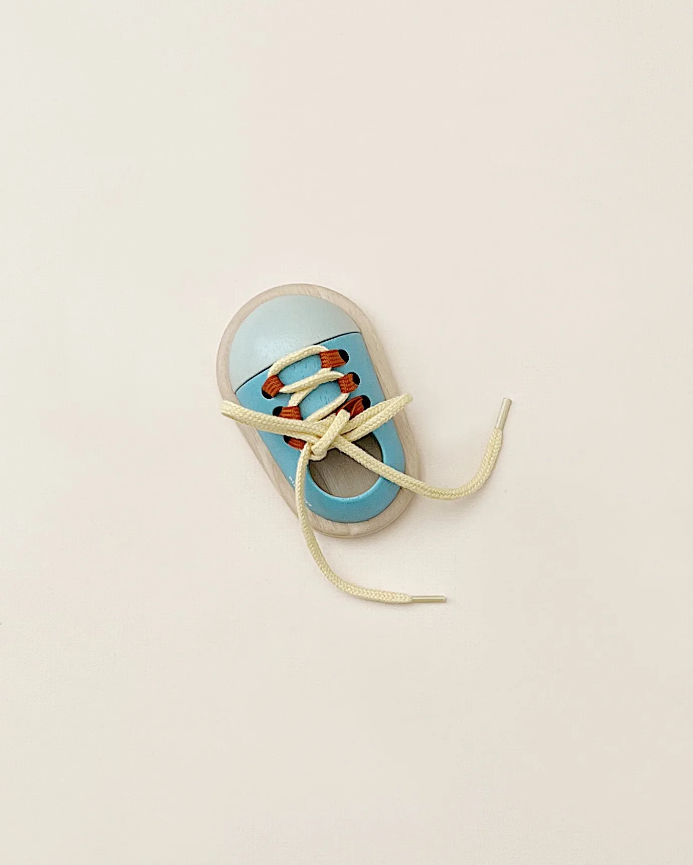 Tie Up Shoe