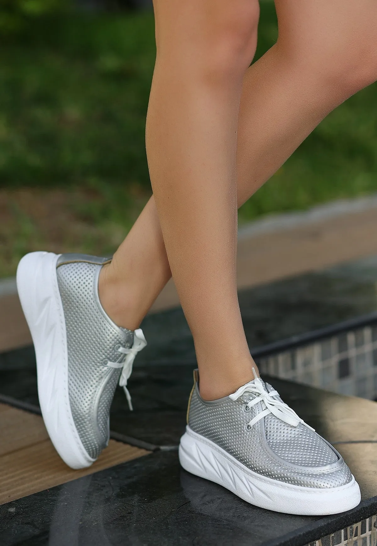 Women's Freya Gray Skin Lace-Up Sports Shoes